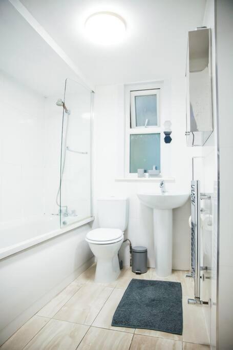 3 Bed Flat With Balcony Central Londen Buitenkant foto